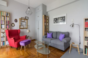 Colorful & Bright Apartment In Athens